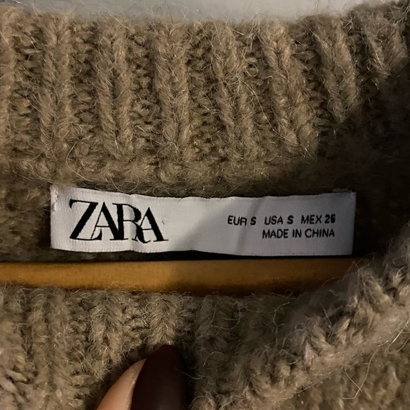 2/$40 Zara Cropped Sweater - Picture 4 of 5